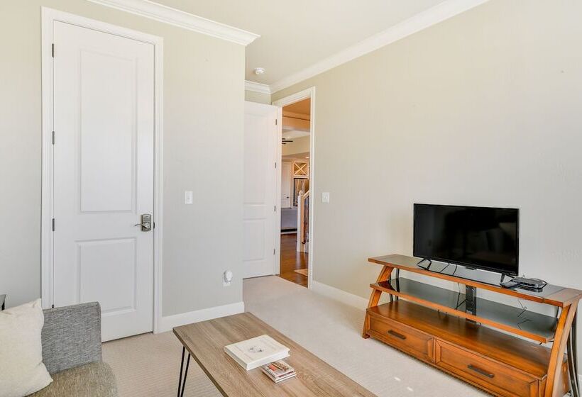 Wfh Friendly Amarillo Home W/ Furnished Patio!