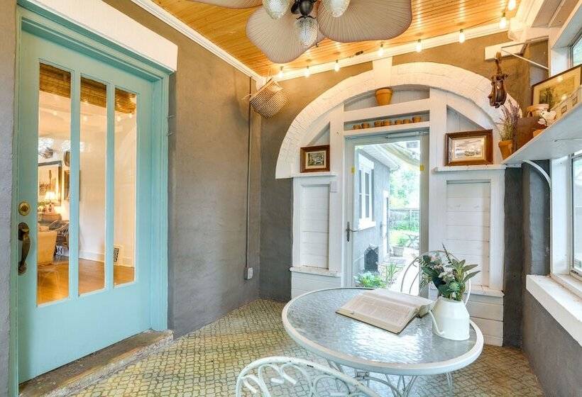 Whimsical Cottage Near Springfield Art Museum!