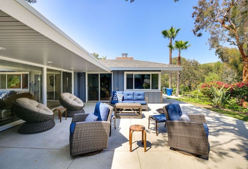 Whittier Vacation Rental: Close To Hiking Trails!