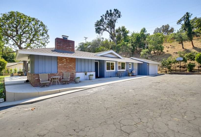 Whittier Vacation Rental: Close To Hiking Trails!