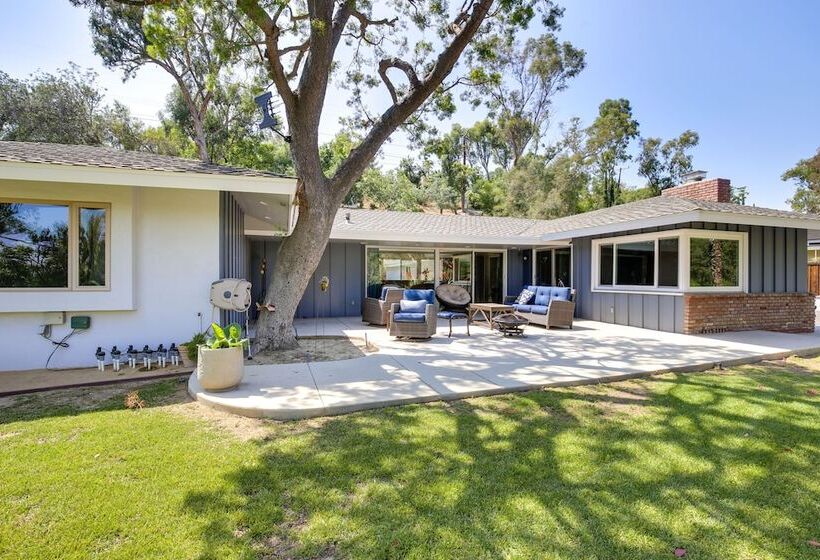 Whittier Vacation Rental: Close To Hiking Trails!