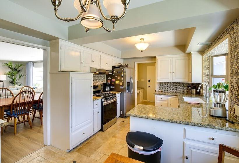 Whittier Vacation Rental: Close To Hiking Trails!