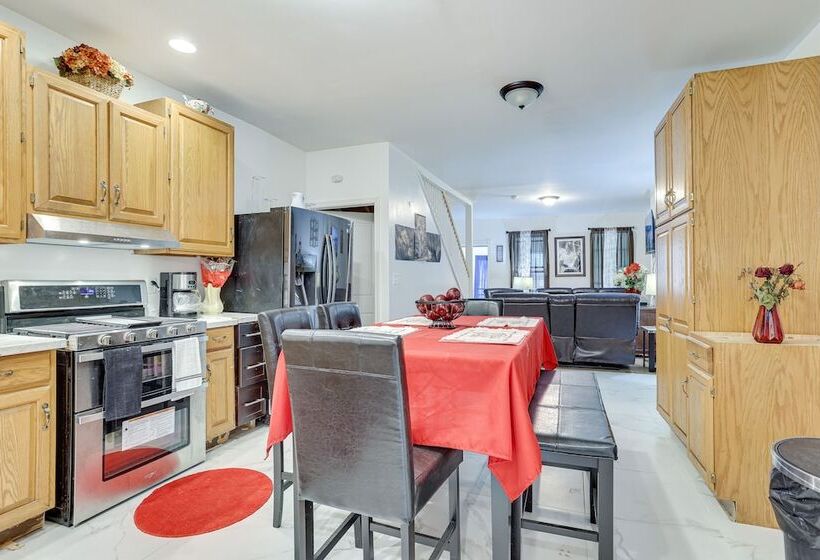 Wilmington Home ~ 28 Mi To Downtown Philadelphia!