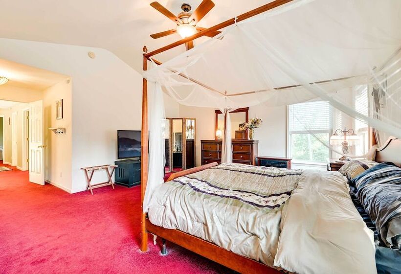 Woodsy Ballston Spa Home: 4 Mi To State Park!