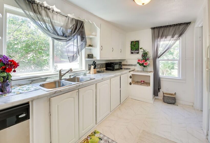 Wyoming Retreat W/ Furnished Porch, Near Fishing!