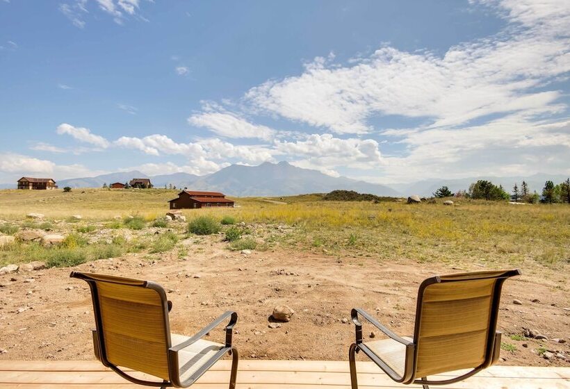 Yellowstone Prairie Retreat: 360 Mountain Views!
