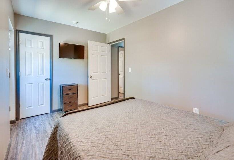 Zanesville Vacation Rental: 2 Mi To Downtown!