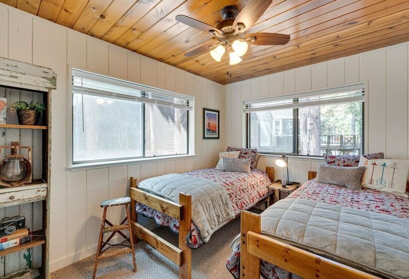 Airy Arnold Cabin Stay W/ Deck + Mountain Views!