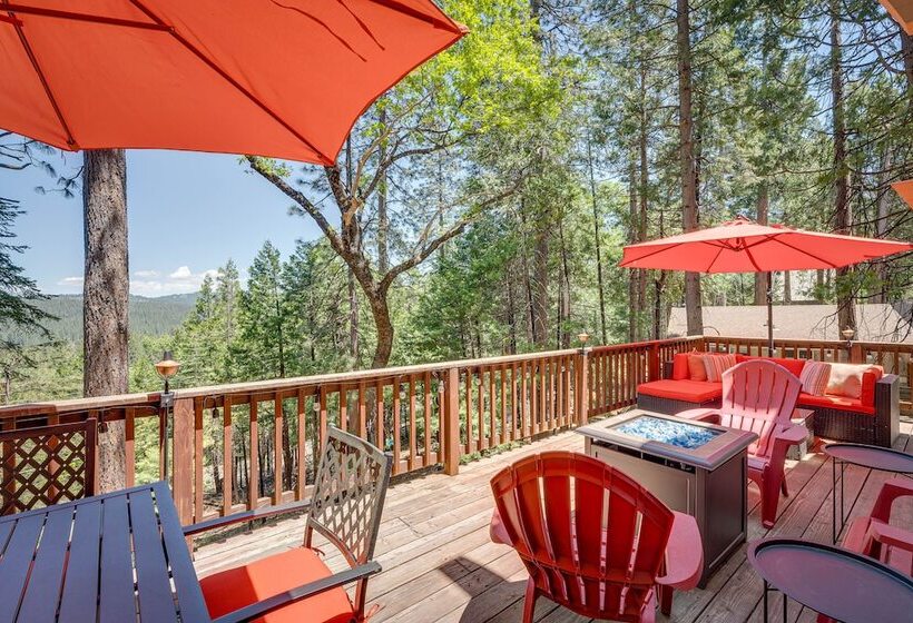 Airy Arnold Cabin Stay W/ Deck + Mountain Views!