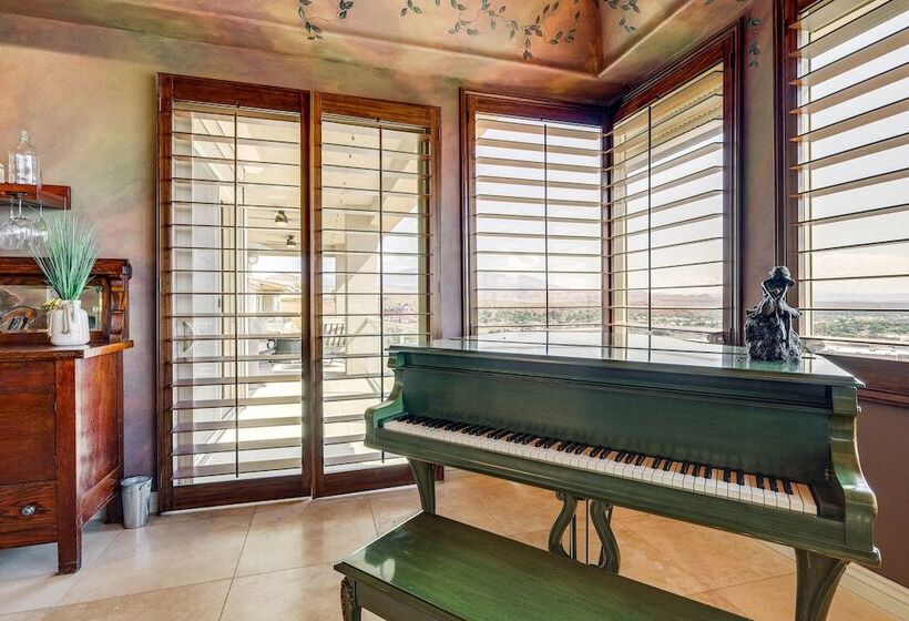 Airy St George Retreat W/ Balcony + Mtn Views!