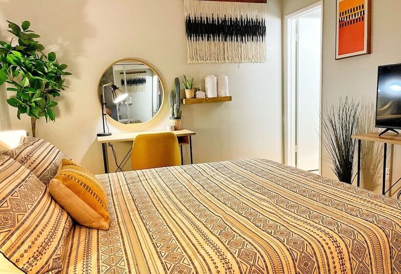 Общежитие Stay Smart Modern Travelodge