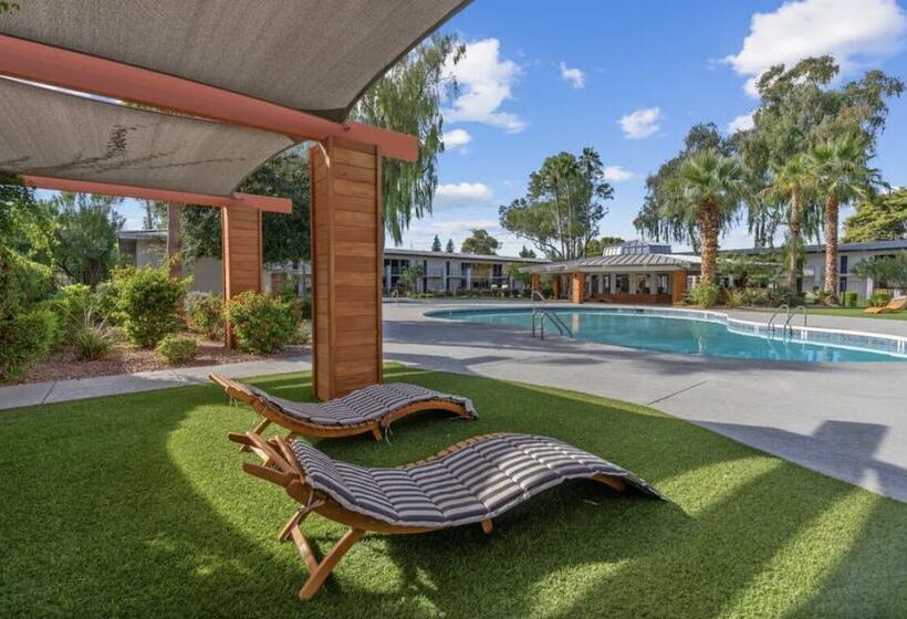 Общежитие Stay Smart Modern Travelodge