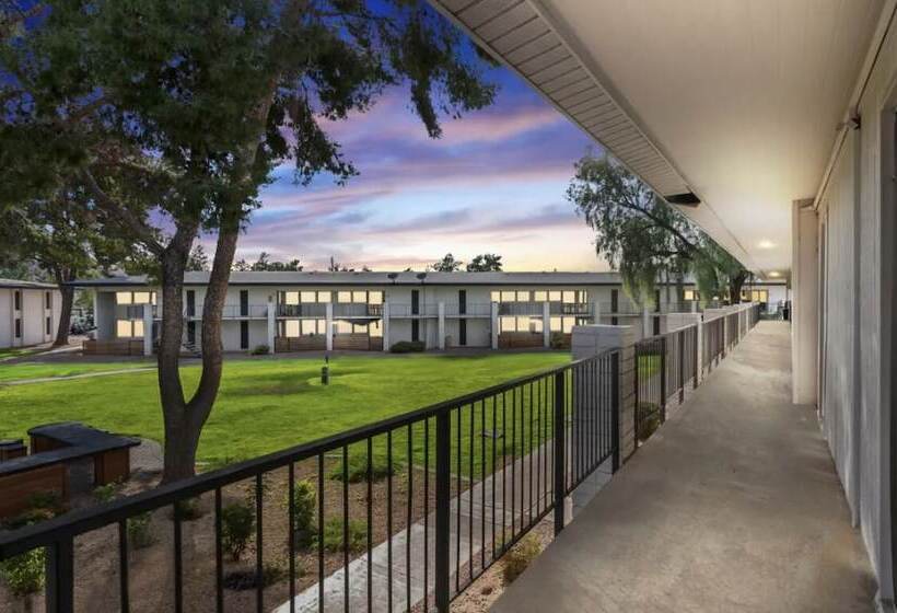 Общежитие Stay Smart Modern Travelodge