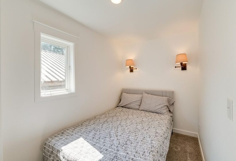 Apartment Near Juneau Downtown Historic District