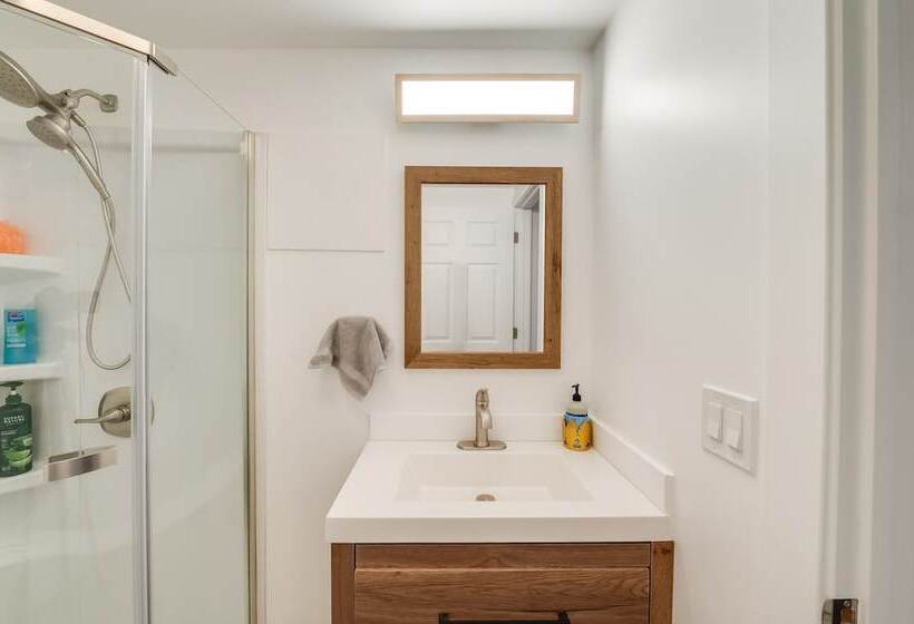 Apartment Near Juneau Downtown Historic District