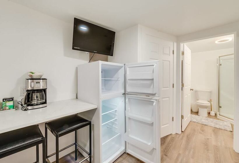 Apartment Near Juneau Downtown Historic District