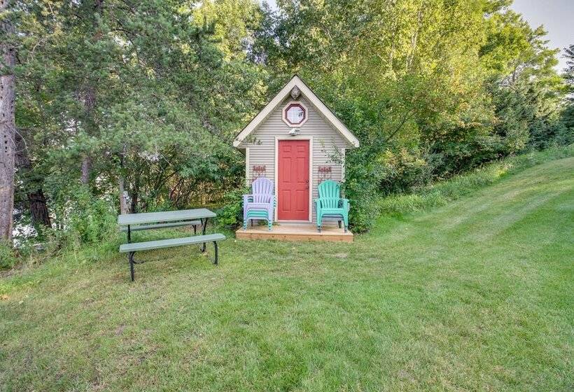 Backus Lakefront Cabin W/ Fire Pit, Dock Access!