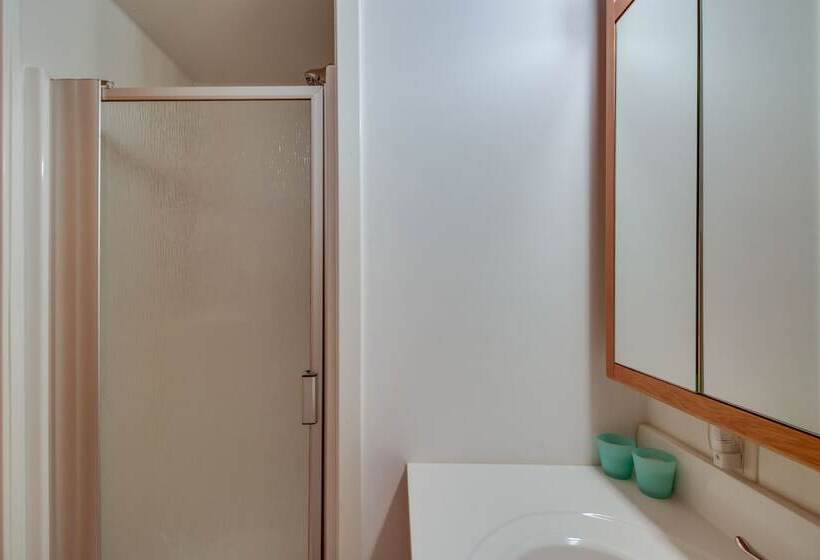 Backus Lakefront Cabin W/ Fire Pit, Dock Access!