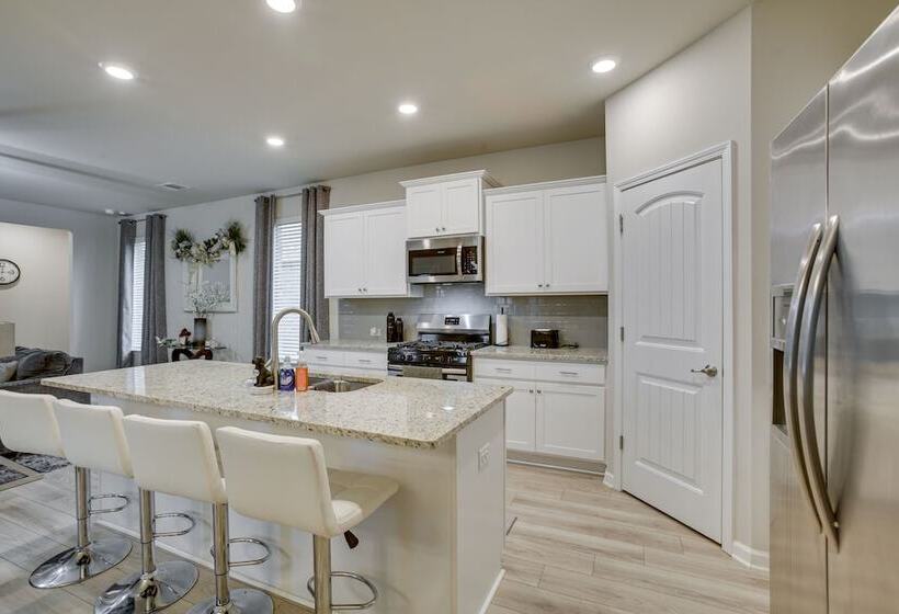 Baton Rouge Vacation Rental: 5 Mi To Lsu!