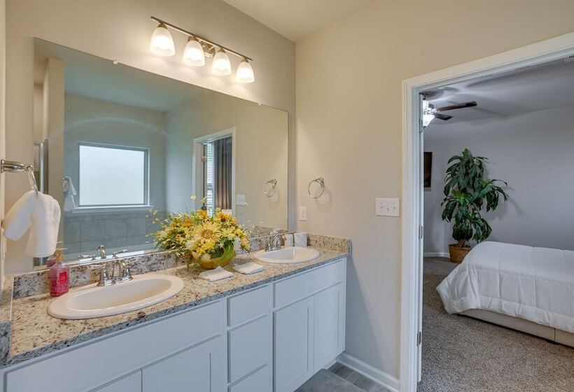 Baton Rouge Vacation Rental: 5 Mi To Lsu!