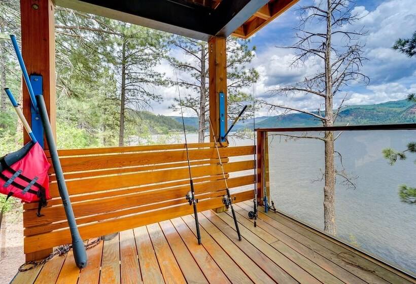 Bayfield Waterfront Cabin: Game Room & Lake Views!