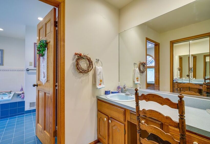 Bayfront Avalon Home W/ Boat Slip & Private Pool!