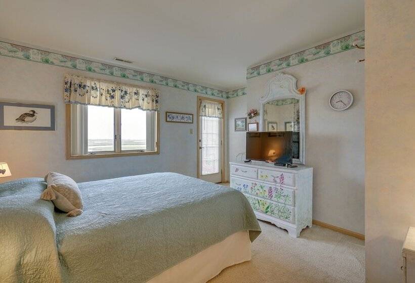 Bayfront Avalon Home W/ Boat Slip & Private Pool!