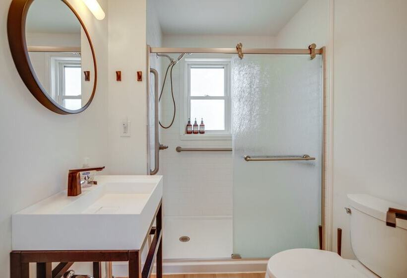 Beautiful Cape May Cottage: Walk To Beach & Mall!