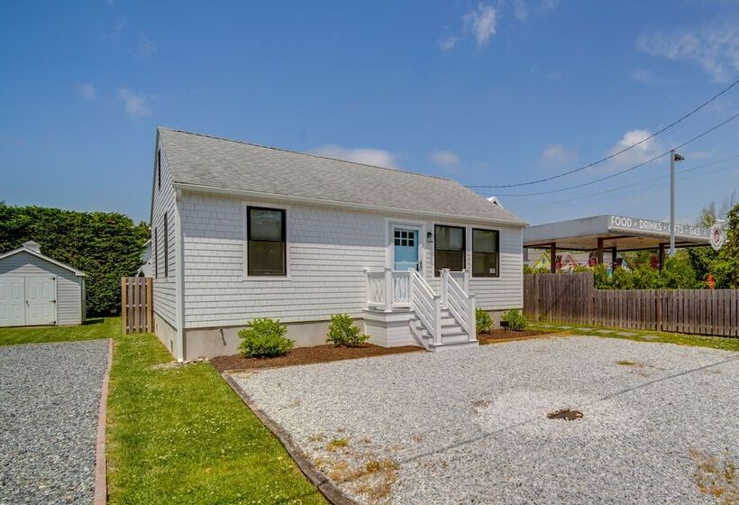 Beautiful Cape May Cottage: Walk To Beach & Mall!