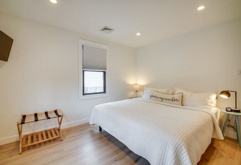 Beautiful Cape May Cottage: Walk To Beach & Mall!