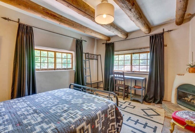 Beautiful Historic Adobe Home ~ 3 Mi To Taos Plaza