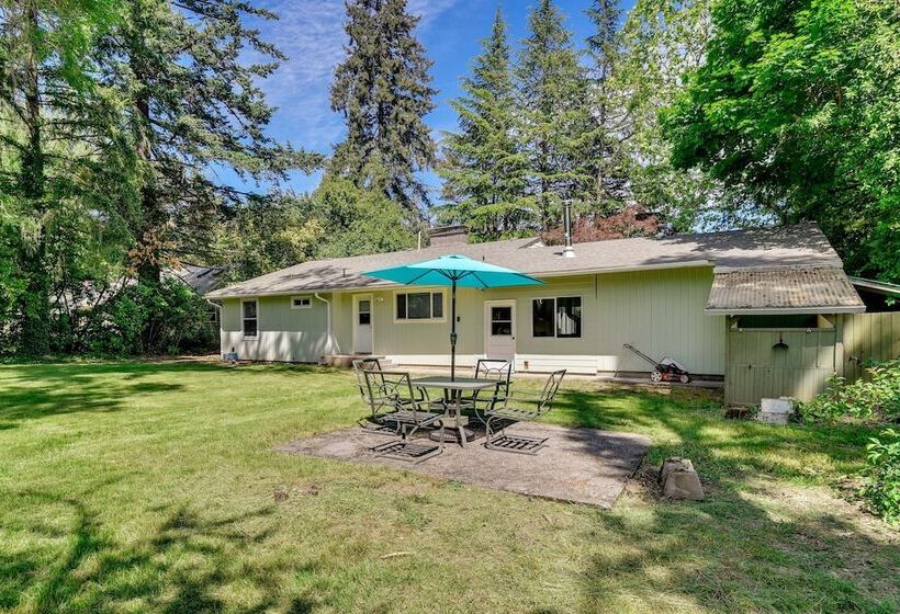 6 Mi To Portland: Home W/ Yard In Beaverton!