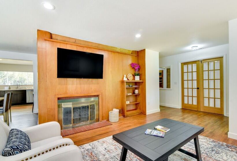 6 Mi To Portland: Home W/ Yard In Beaverton!