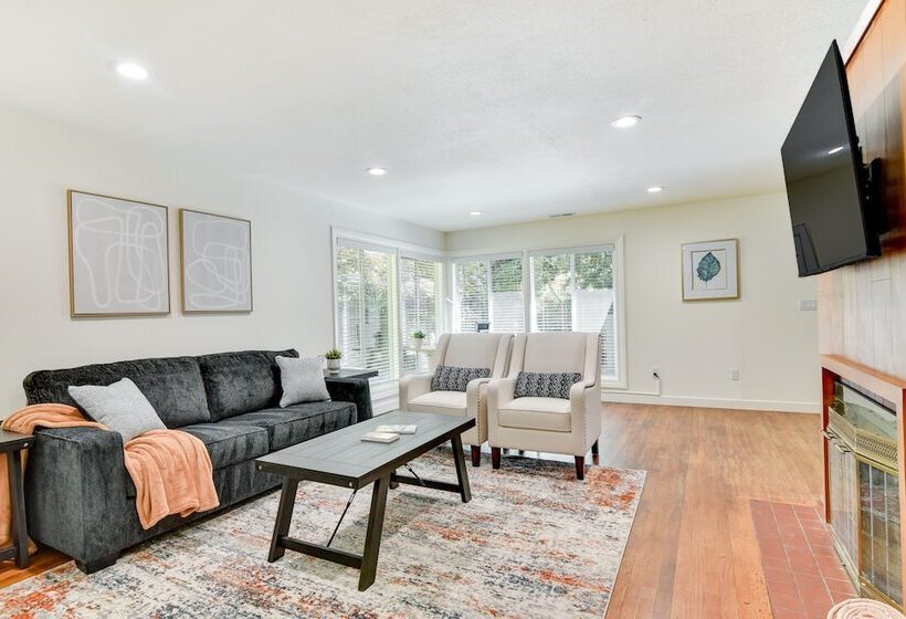 6 Mi To Portland: Home W/ Yard In Beaverton!