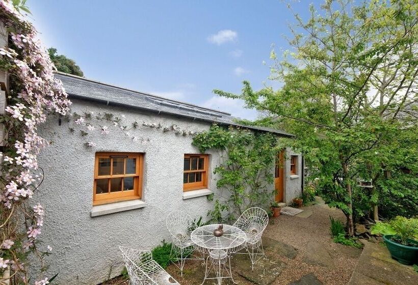 צימר Castleview Apartments