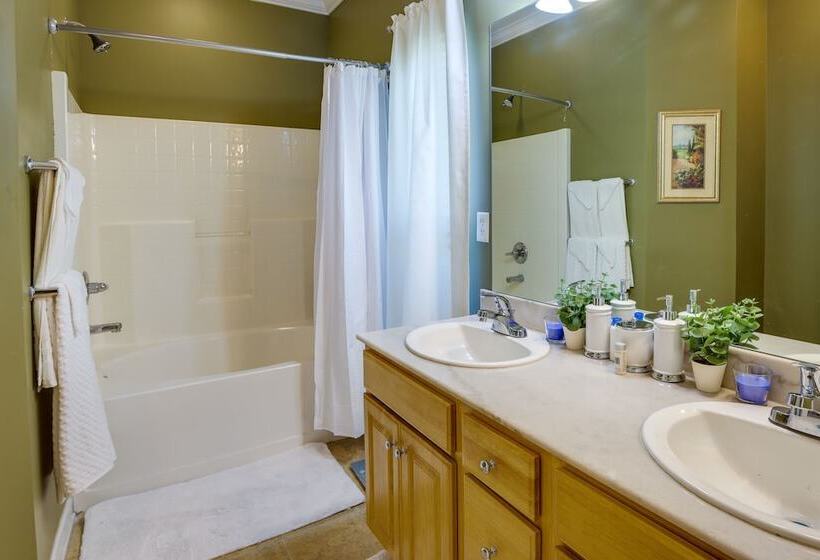 Birmingham Home W/ Yard   15 Mi To Downtown!