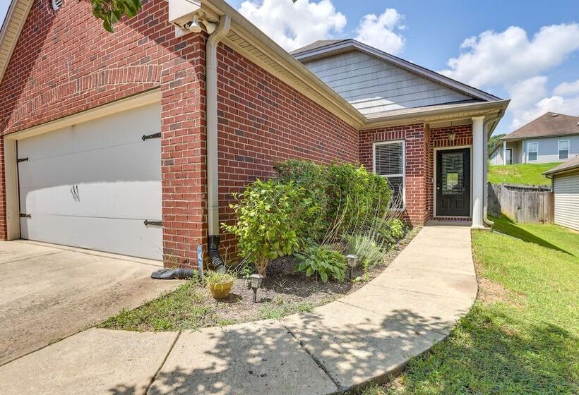 Birmingham Home W/ Yard   15 Mi To Downtown!