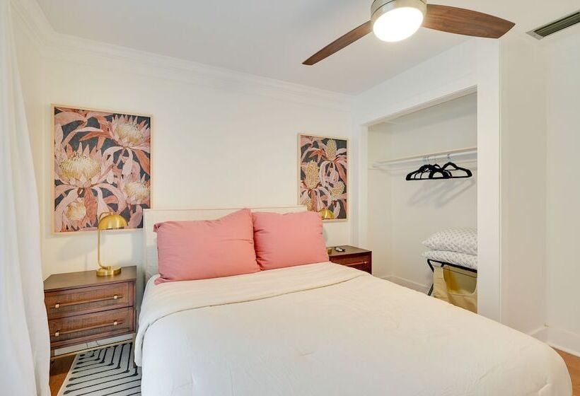 Bright Tampa Oasis W/ Outdoor Pool & Gazebo!