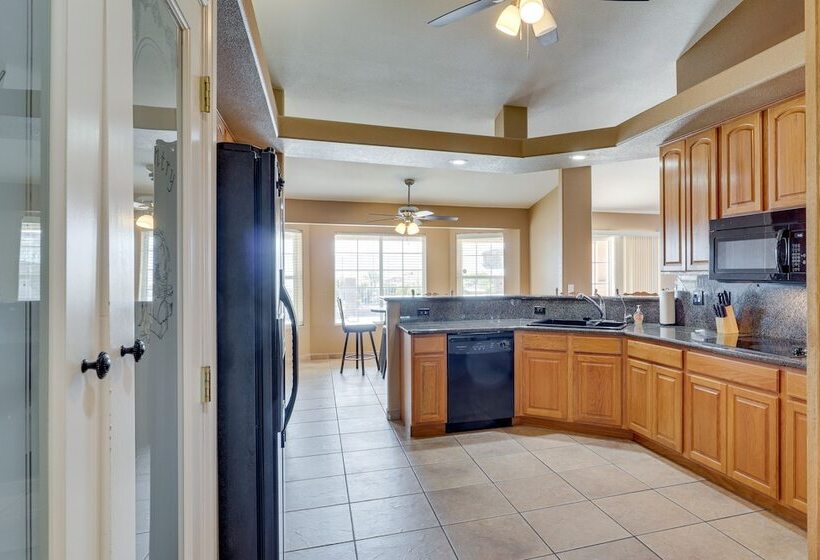 Bullhead City Vacation Rental: Private Pool & Spa!