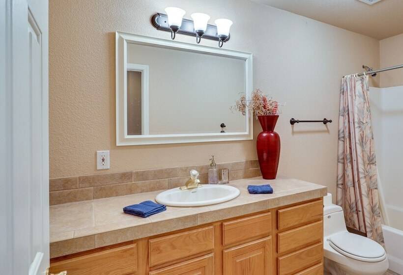 Bullhead City Vacation Rental: Private Pool & Spa!