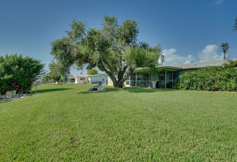 Dock & Screened Porch: Waterfront Cape Coral Home