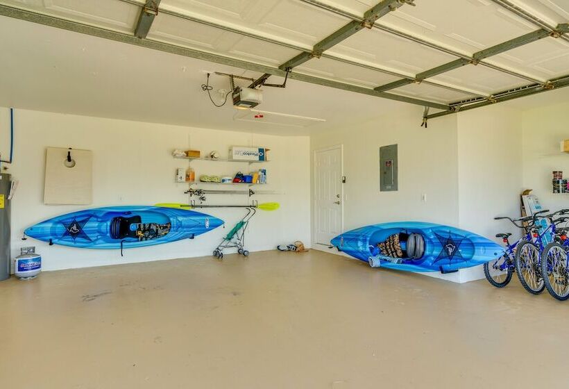 Canal Front Cape Coral Home: Pool, Screened Lanai!