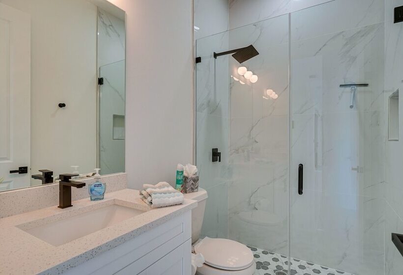 Furnished Lanai & Private Pool: Cape Coral Home