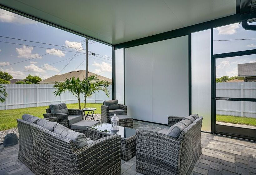 Furnished Lanai & Private Pool: Cape Coral Home