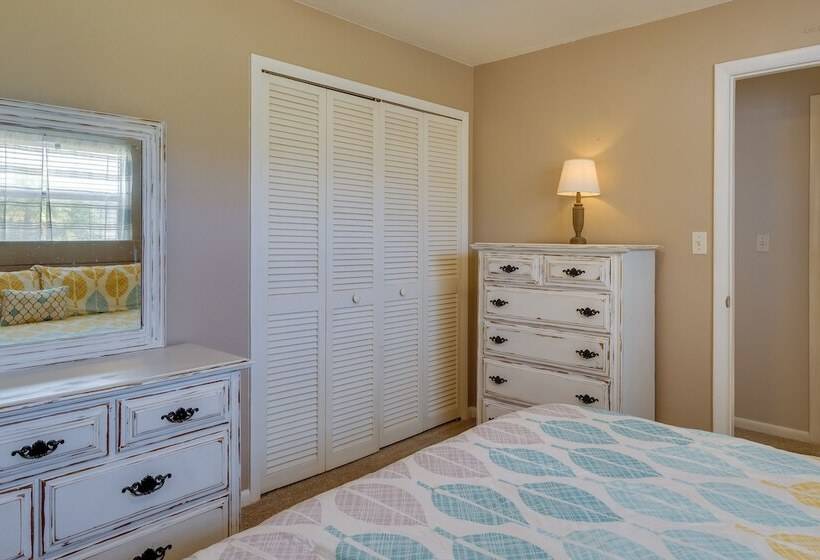 Cape Coral Home W/ Private Heated Pool & Lanai!