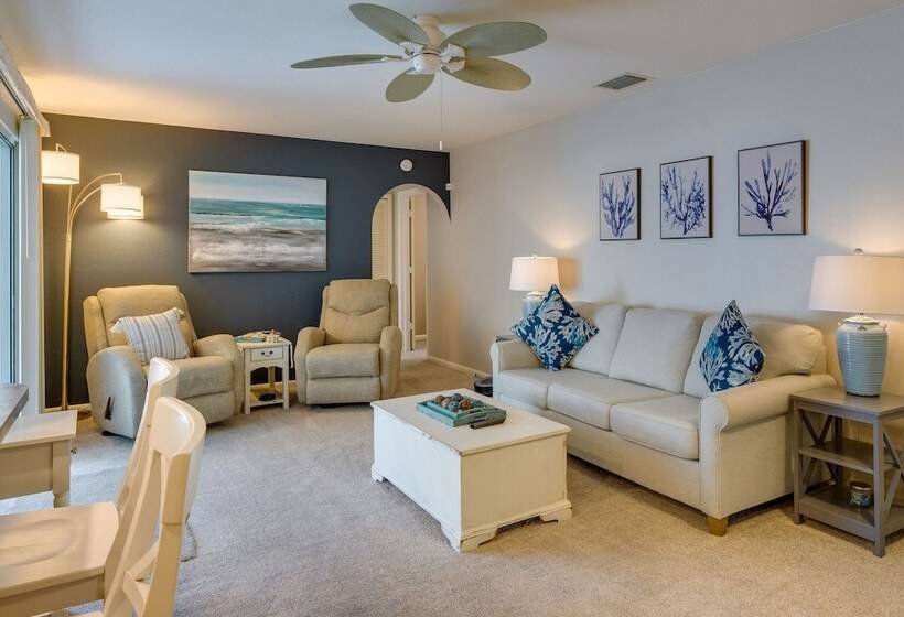 Cape Coral Home W/ Private Heated Pool & Lanai!