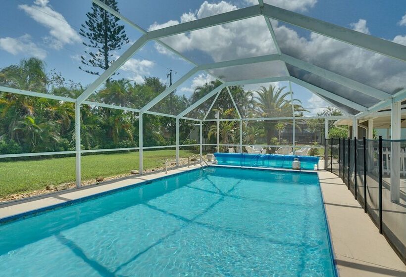 Cape Coral Vacation Home W/ Lanai & Private Pool!