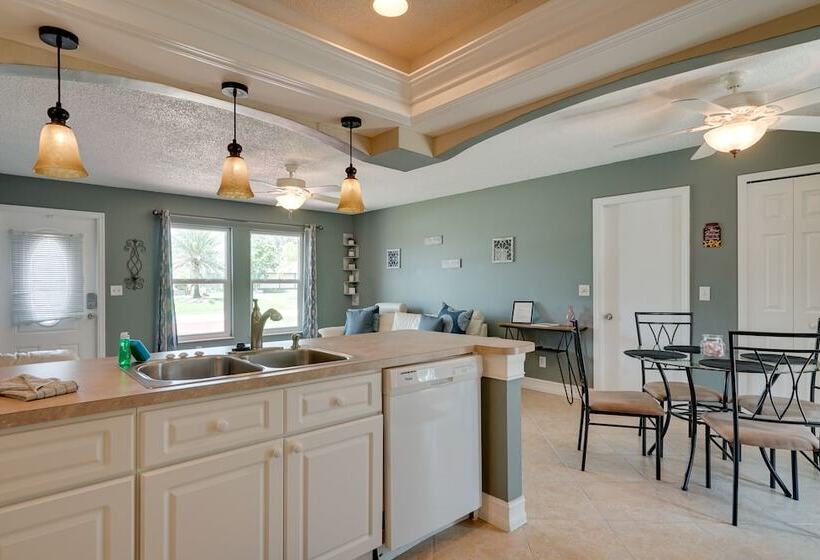 Cape Coral Vacation Home W/ Lanai & Private Pool!