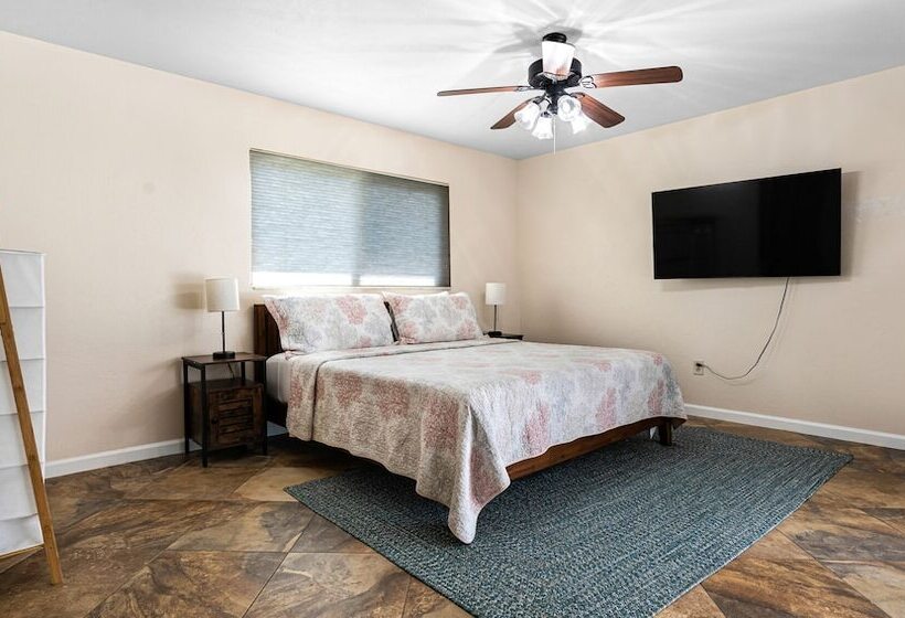 Cape Coral Vacation Rental: Heated Pool & Lanai!