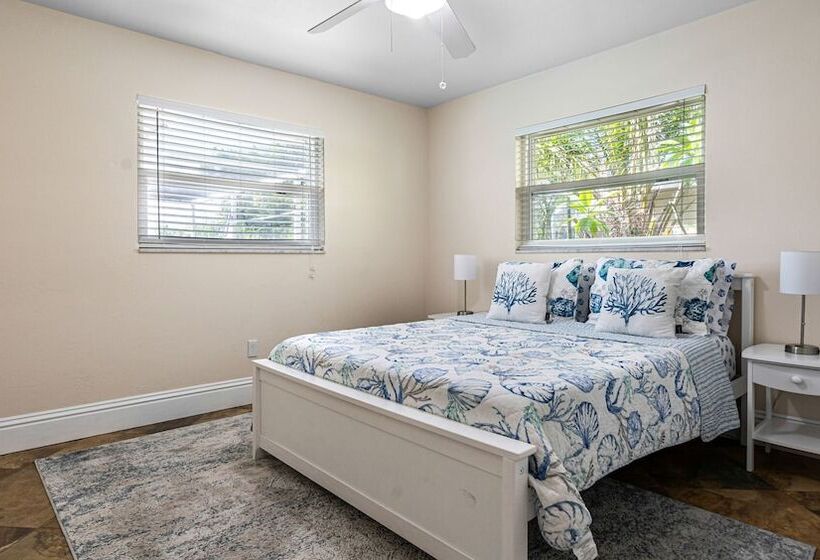 Cape Coral Vacation Rental: Heated Pool & Lanai!